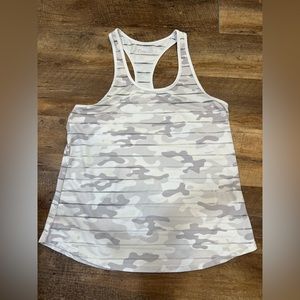 White Camo Havana Tank Med NWT